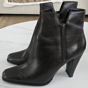 Chocolate Brown Newport News Easy Style Double Zipper Ankle Boots size 8.5